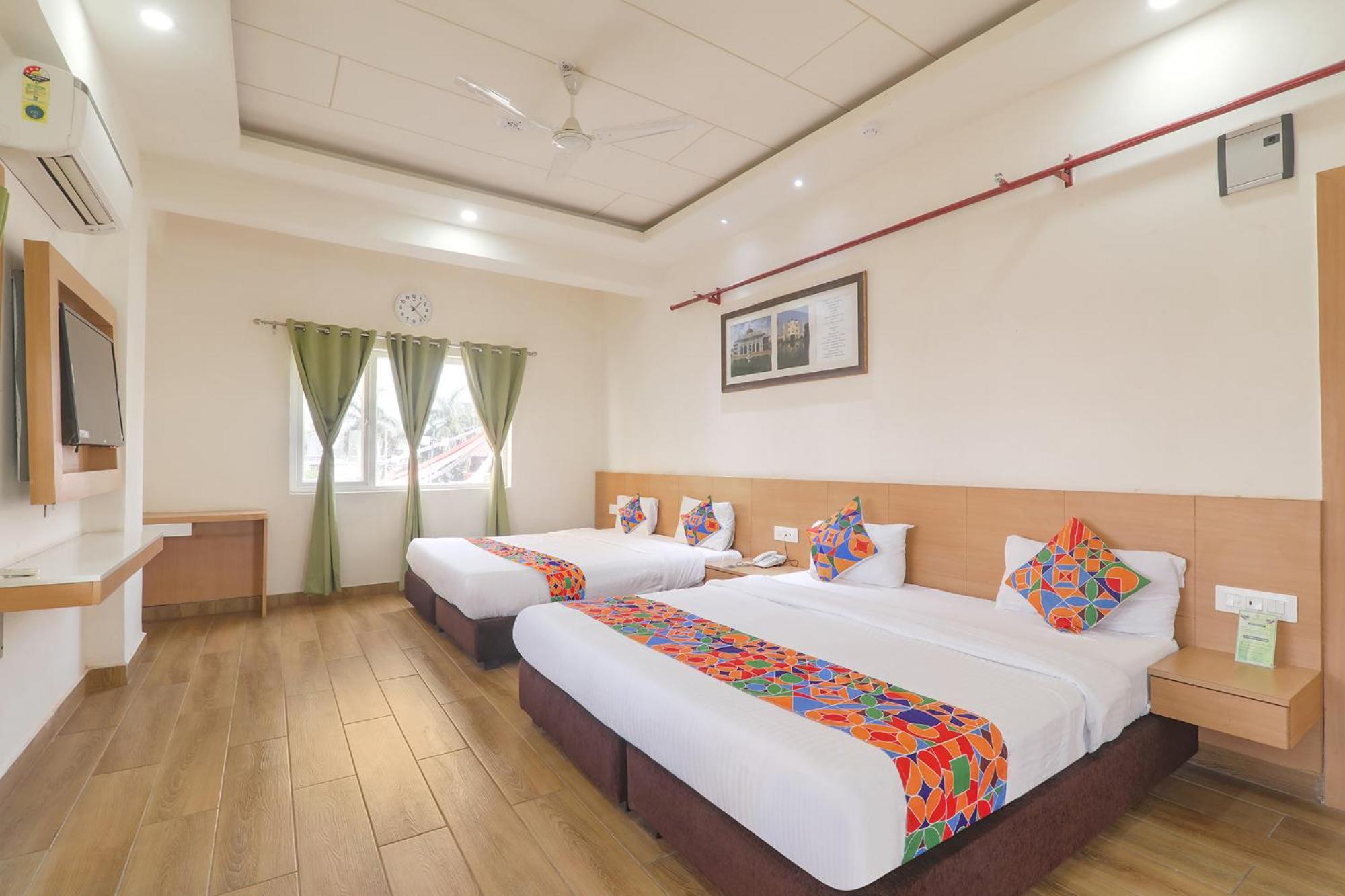 Fabhotel Raghubar Kripa Lucknow Buitenkant foto